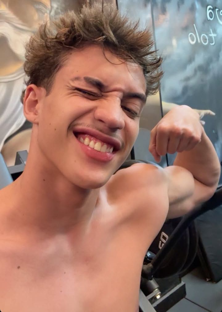 northastrs's tweet photo. Lucas Andrade https://t.co/SavEciC2rb
