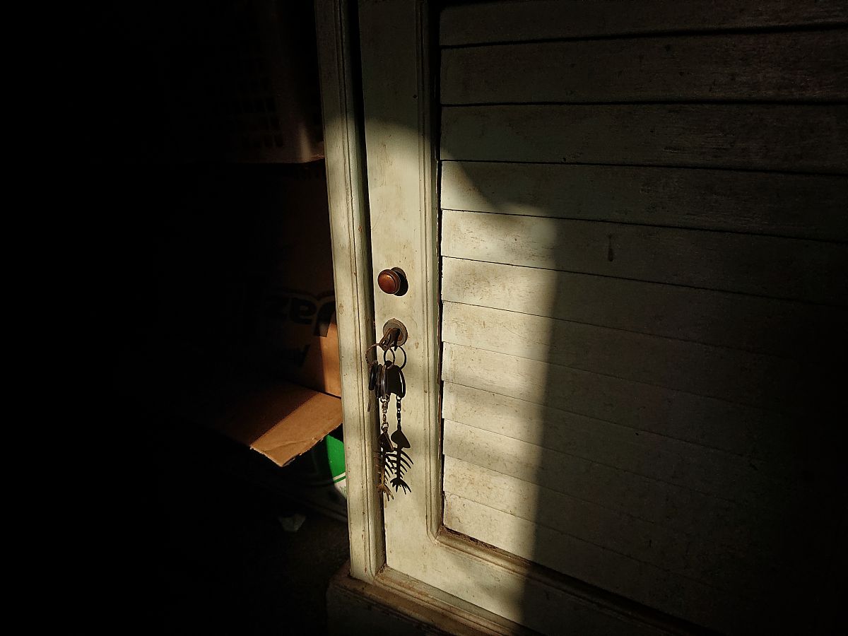 igalam185473's tweet photo. Locked in a mysterious room with 6 cryptic clues—can you crack the codes and escape before the timer hits zero #EscapeRoomChallenge https://t.co/X3jNTBfggD