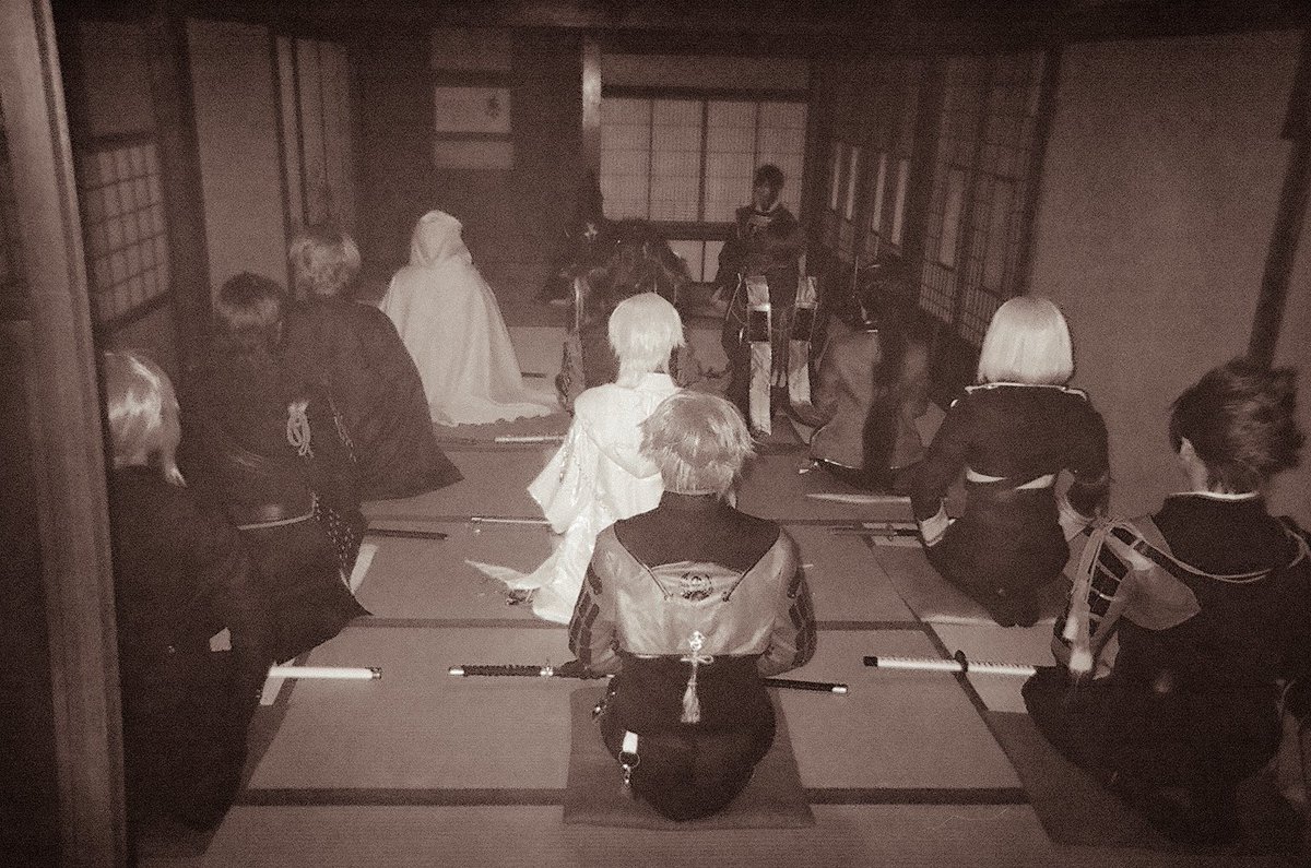 Alla_BF09's tweet photo. かつての本丸。

Formerly, our Honmaru.

いつまでも続くと、そう思っていた。

I believed these days
would last forever.

#滝行本丸2026結び目の彼方 #AllaCos https://t.co/HNUCmKiS6M