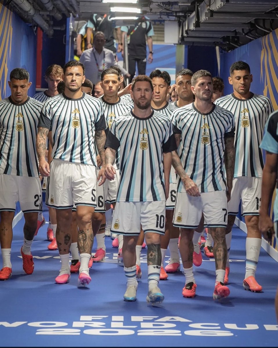 ibrr_33's tweet photo. ميسي بكاس العالم 2026 في مبارتين 5 اهداف رونالدو في 6 كؤوس عالم 8 اهداف 
#كاس_العالم_٢٠٢٦ ️
#ليونيل_ميسي 🇦🇷🐐
#Messi
#LionelMessi https://t.co/gzJfbEhdcW