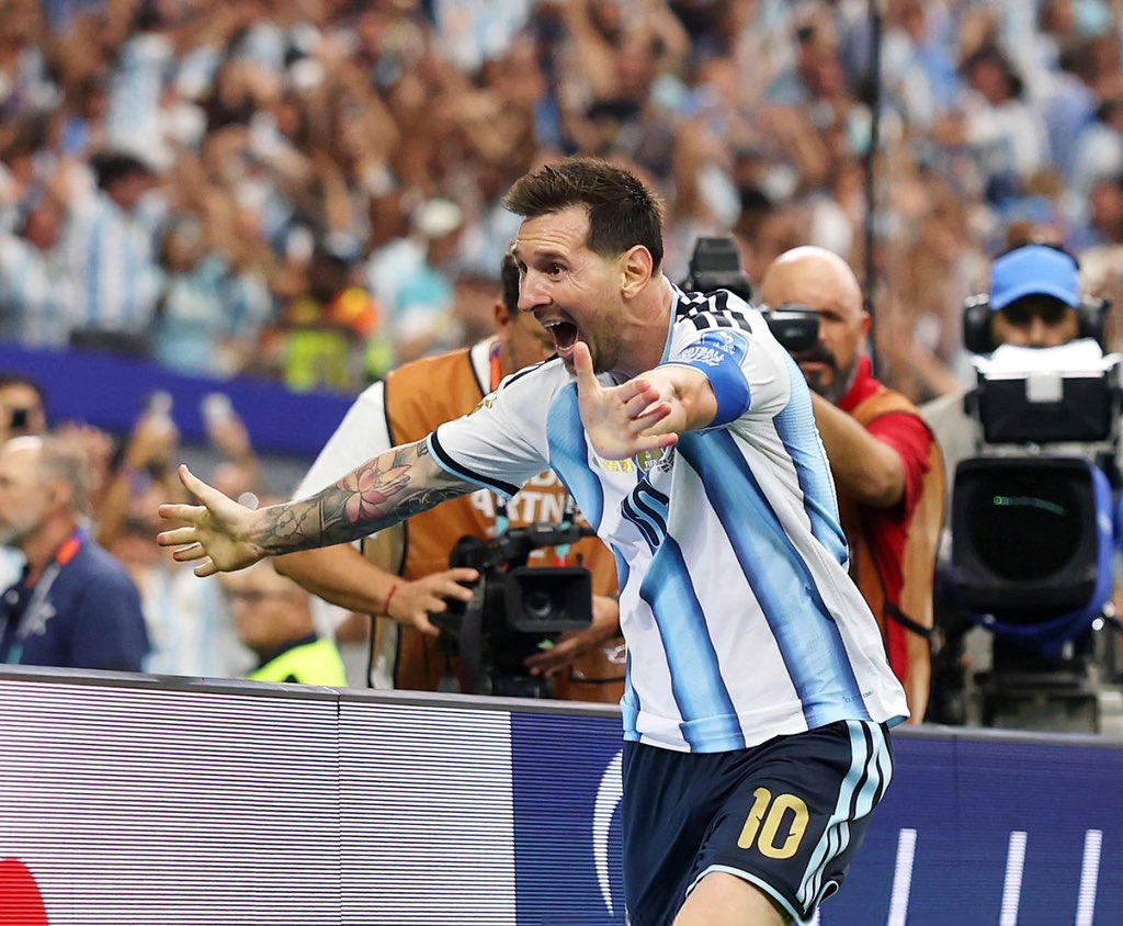 amelorkuben's tweet photo. It’s Messi’s world and we’re living in it ❤️🔥🔥🔥 https://t.co/pjdyUKWjr5