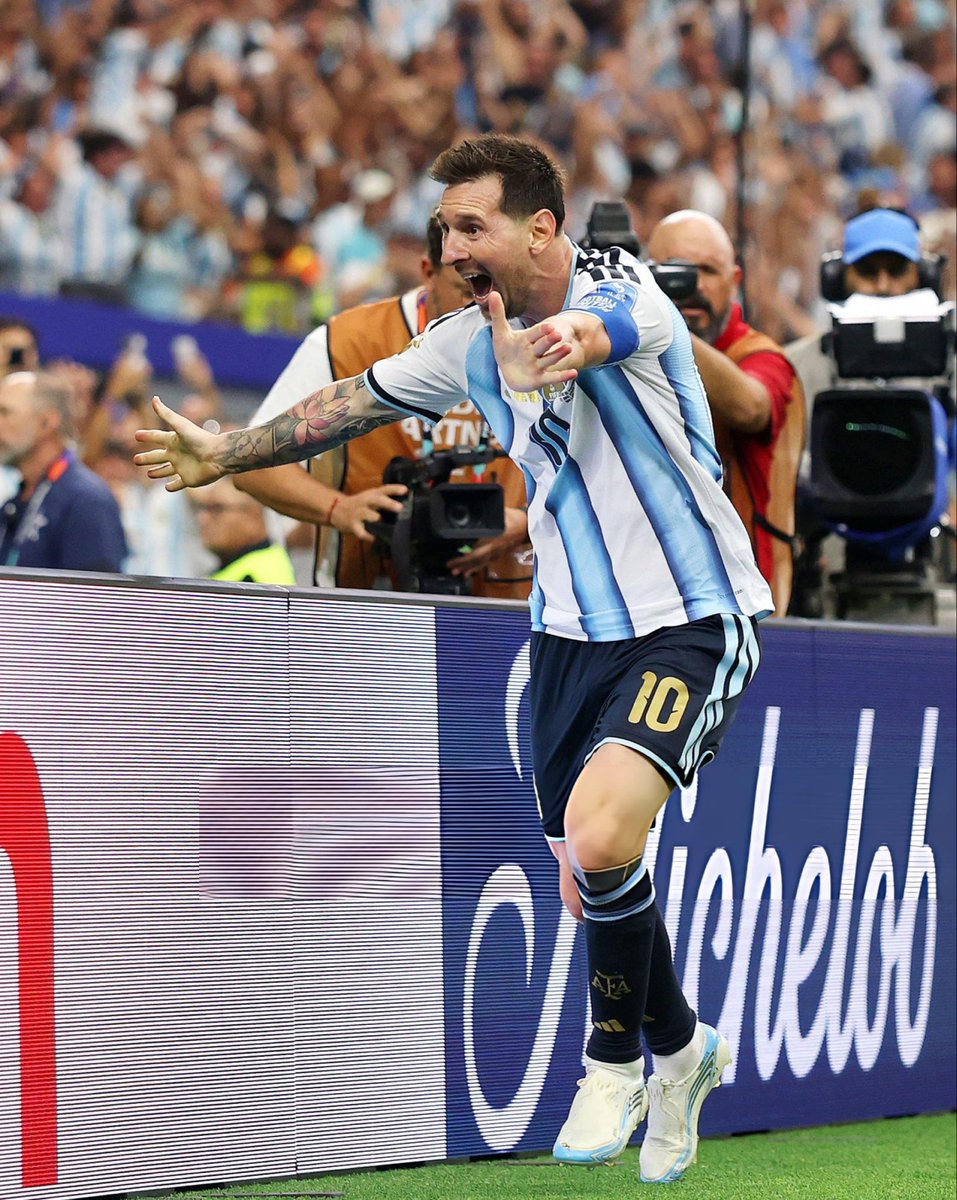 barcagloryHQ's tweet photo. SIMPLE UNSTOPPABLE.🐐 https://t.co/s7LYvlgnm0