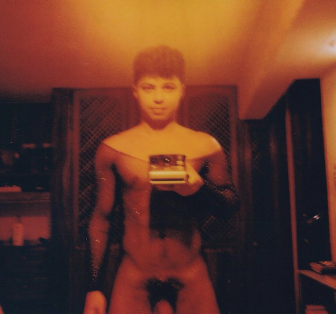 Diego 🍌 - Who wants me to shoot some Polaroids? 😈 https://t.co/JKOXOZ2F7A
