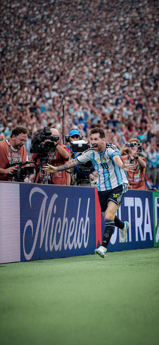 X_1KH1_'s tweet photo. 📲 𝟒𝐊 | 𝐓𝐇𝐄 𝐆𝐎𝐀𝐀𝐀𝐀𝐀𝐀𝐀𝐓  🐐🤍💙✨

#Wallpapers | #Argentina | #FIFAWorldCup https://t.co/0jZVkXoM1n