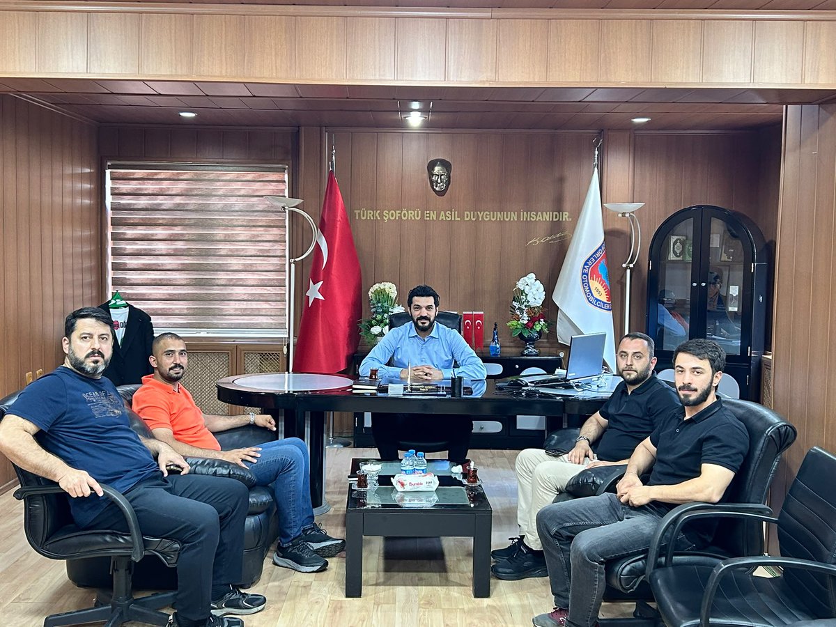 RBuhan12's tweet photo. Şöförler odası başkanlığına seçilen Selahattin
Alparslan dostumu bugün ziyaret ettik hoş sohbeti ve
ilgisinden dolayı teşekkür eder.yeni görevinde kendisine ve ekip arkadaşlarına muvaffakiyetler
dilerim.@SELAHATTNA12 @orak1212 https://t.co/tTmUGRy2Wf