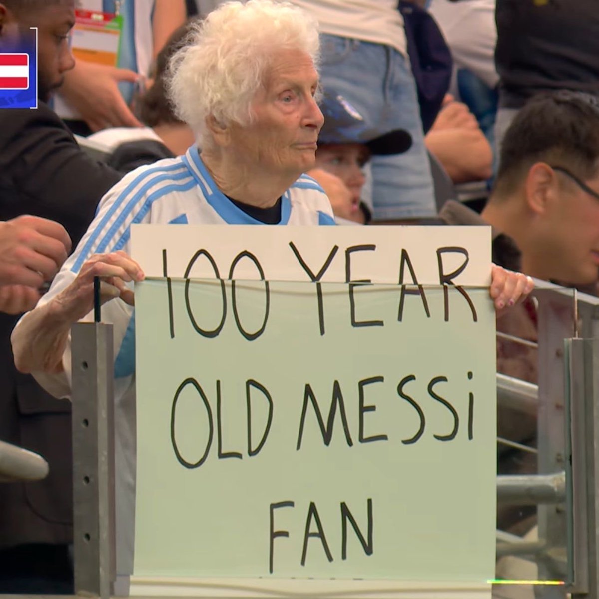 RicBenedetti's tweet photo. Somos todos como la abuela, fan del mejor de la historia mundial
Vamos Argentina! Vamos Messi Carajo! https://t.co/gGm4yuyfJL