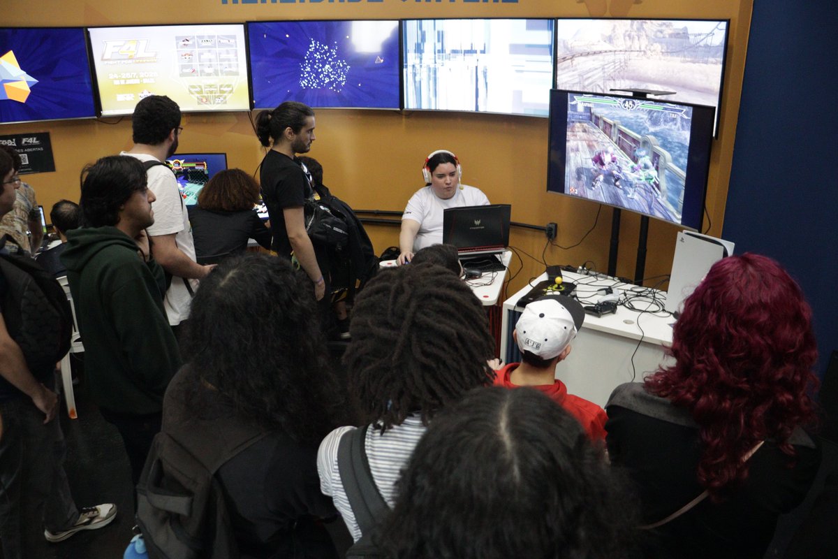 NebulaFGC's tweet photo. No último fim de semana realizamos a oitava edição do nosso evento bimestral COSMIC ZONE! 🌟

Agradecemos aos mais de 120 participantes e a todos que vieram acompanhar, tanto os recém-chegados que nos conheceram agora quanto os frequentadores assíduos da FGCRJ!

Nesta edição, conseguimos estender o evento até as 18h, além de entregar medalhas para o Top 3 dos torneios pela primeira vez. Esperamos que todos tenham tido uma excelente experiência e estamos abertos a qualquer feedback.

Estaremos de volta com a nona edição do evento em agosto, mas convidamos todos a participar do F4L | Fight for Legends, dos nossos parceiros da @playfgcl nos dias 24 e 25 de julho, na mesma Nave do Engenhão! 🚀

Como de costume, os gráficos de Top 8 dos torneios serão divulgados nos próximos dias, com as fotos dos vencedores. Abaixo separamos algumas das várias imagens tiradas durante o evento. 

Até a próxima! ✌️