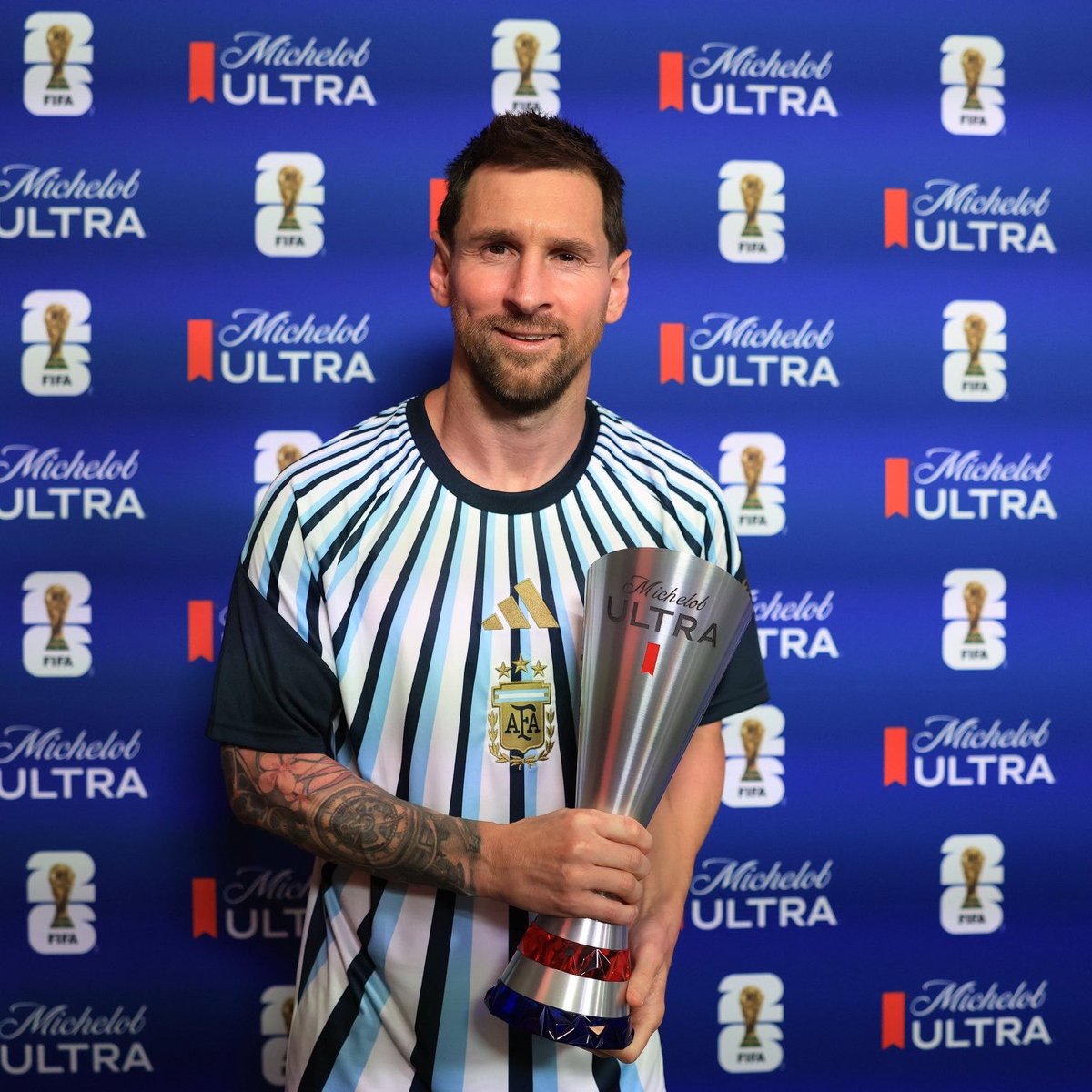 KevinJimenezCR's tweet photo. Vimos al mejor jugador en la historia del juego, una generación privilegiada https://t.co/vthScTJdyK