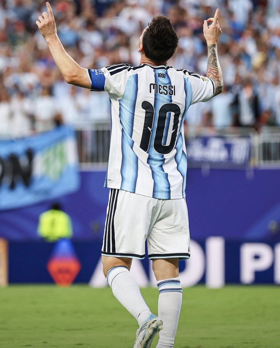 verondaval's tweet photo. Lionel Messi was the oldest on that pitch and at the same time had the best form
Age is just a number 
#GOAT https://t.co/2FeZ2yhqje