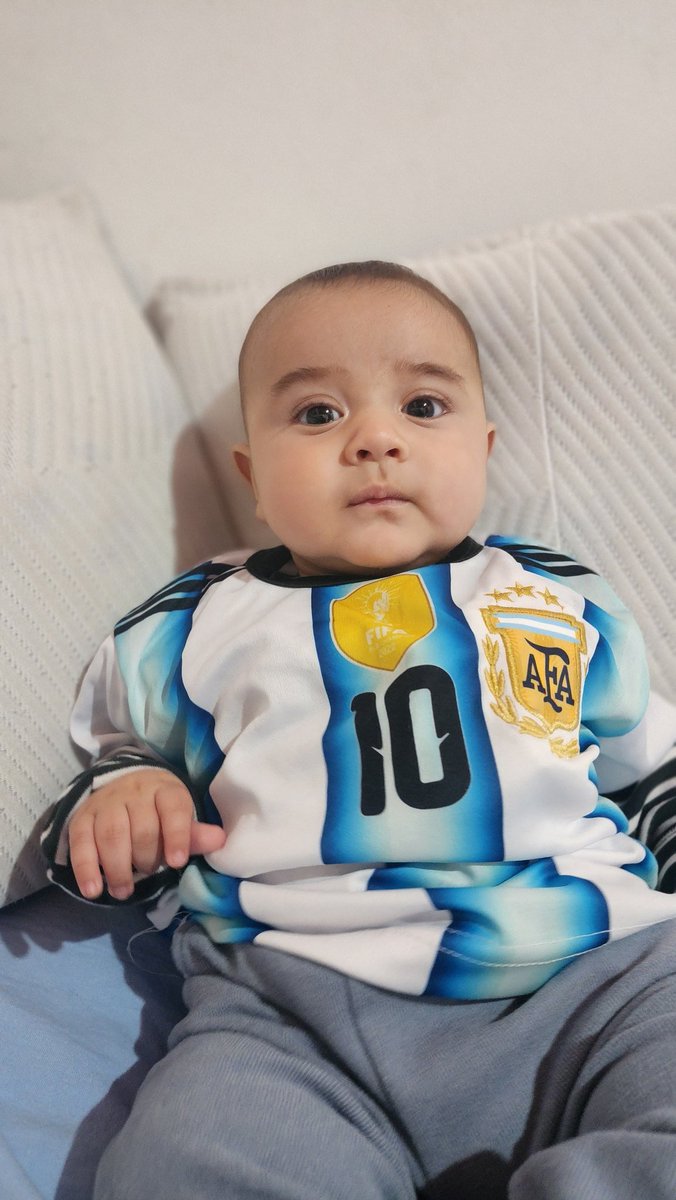 BasseDaia's tweet photo. Mi Valen, mi gran amor, sos todo lo que siempre soñé 😍 https://t.co/z64N4k8oCp