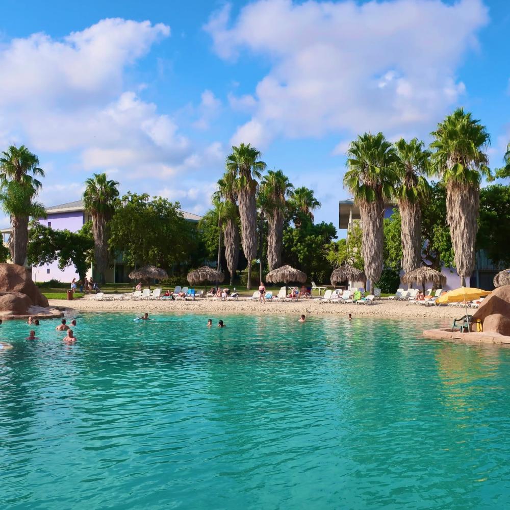 pafans's tweet photo. Paisajes que puedes ver en el Hotel Caribe de PortAventura World 🌴 https://t.co/RlrJ3sLl89