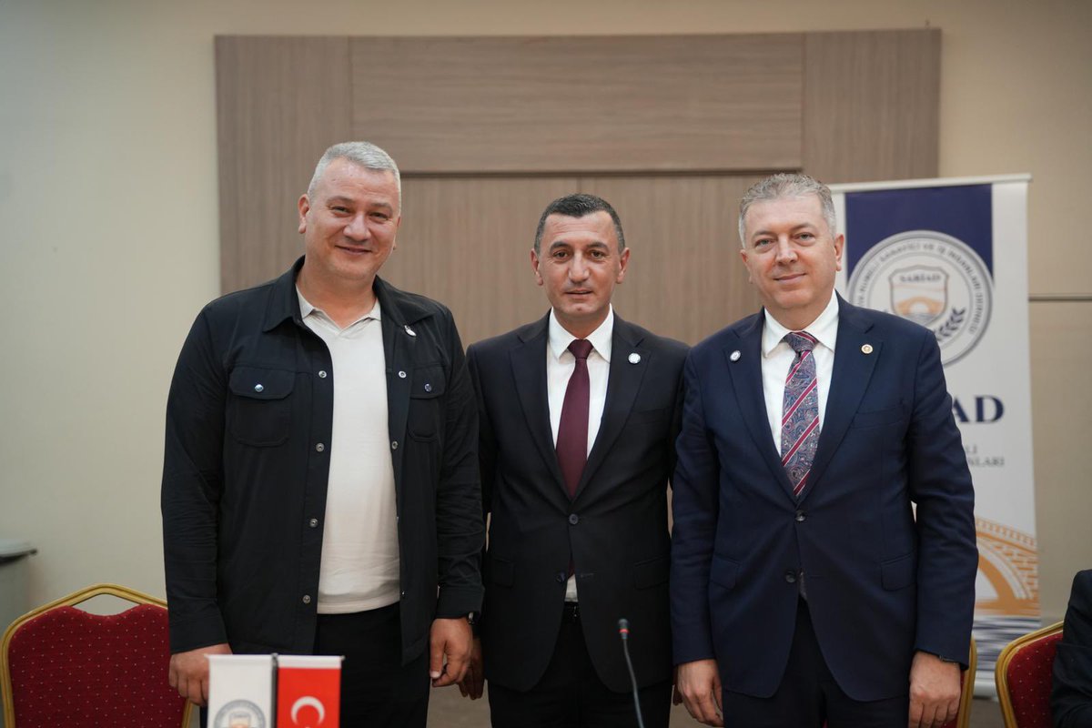 osmancelikSRD's tweet photo. Milletvekilimiz Ertuğrul Kocacık ve meclis üyelerimizle birlikte, Sakarya Rumeli Sanayici ve İş İnsanları Derneği (SARİAD) tarafından düzenlenen tanışma toplantısına katıldık.

Rumeli ve Balkan iş dünyasının kıymetli temsilcilerinin yer aldığı programda, iş birliği imkânları ve ortak hedefler üzerine istişarelerde bulunduk.

Programın düzenlenmesinde emeği geçen SARİAD yönetimine ve katılım sağlayan tüm iş insanlarımıza teşekkür ediyor, çalışmalarında başarılar diliyorum.