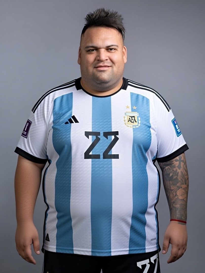 snkguzman's tweet photo. G/A en Mundiales:

1 – Manuel Neuer
0 – Lautaro Martinez https://t.co/kfaWufEVIC