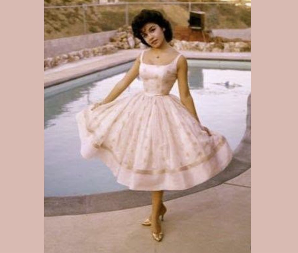 hkb73's tweet photo. Annette Funicello ( born Annette Joanne Funicello in Utica, New York, on October 22, 1942 – April 8, 2013) https://t.co/2PsEKLo20h
