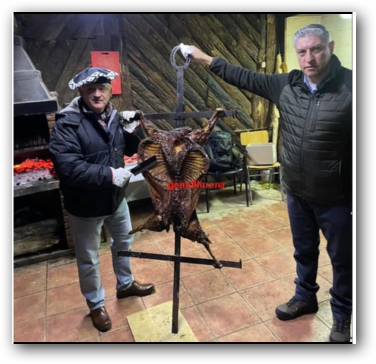 gene_llerena's tweet photo. El grl ALVARADO Díaz jefe @CarabMagallanes DEBE ser SUMARIADO por orden de ud sr. @PresidenteKast @joseantoniokast ; ese proceso investigativo, debe incluir a ARAYA Zapata, grl director @Carabdechile q mantiene aún en el cargo; cuando vea las denuncias, no le temblará la mano. https://t.co/oxq6Ph83e4