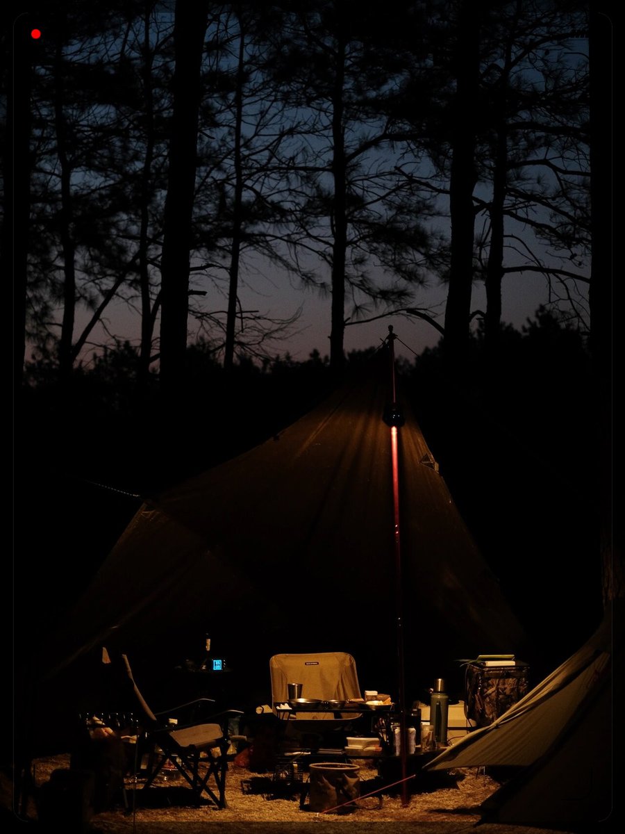 eziceoss's tweet photo. Just spent the best night under the stars at our mountain campsite—hot coffee, crackling fire, and no notifications hitting my phone. Pure bliss! （刚在山间营地度过了最棒的一夜，星空相伴、篝火暖身，手机连一条推送都没有，纯粹的惬意！） https://t.co/2yksaYgiKC
