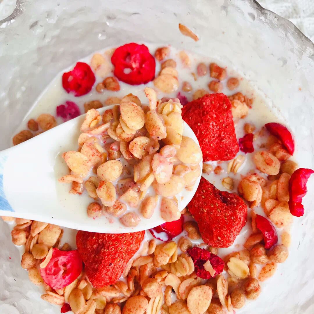 RGuiboi's tweet photo. Little win today: swapped takeout for homemade oatmeal with berries u0026 nuts. My morning’s brighter, wallet’s fatter, and it’s all about the small shifts that stick. https://t.co/SM1a7nW63G