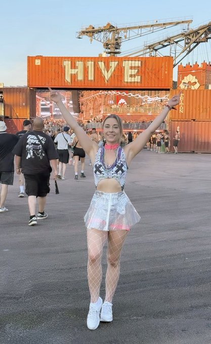 LeniFetisch - A great weekend at Hive has ended 🥰 Now there's a new week with new memories Let's have some together 😏 https://t.co/V2WXqjBjDI