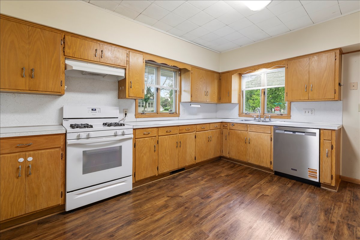 VG_EdgeRealty's tweet photo. 📣 JUST LISTED!
📍 604 Angel Ave. SW | Watertown
🛏  3 Bed
🛁 2 Bath
📐 1,710 Fin. Sq. Ft.
🌳 .5 Acres
🎓 Watertown-Mayer Schools
💰 $250,000
📄 Details:  https://t.co/bO3W51WX5x

☎️ Call 763.972.3500 for more information. https://t.co/QnJIwKyTj1