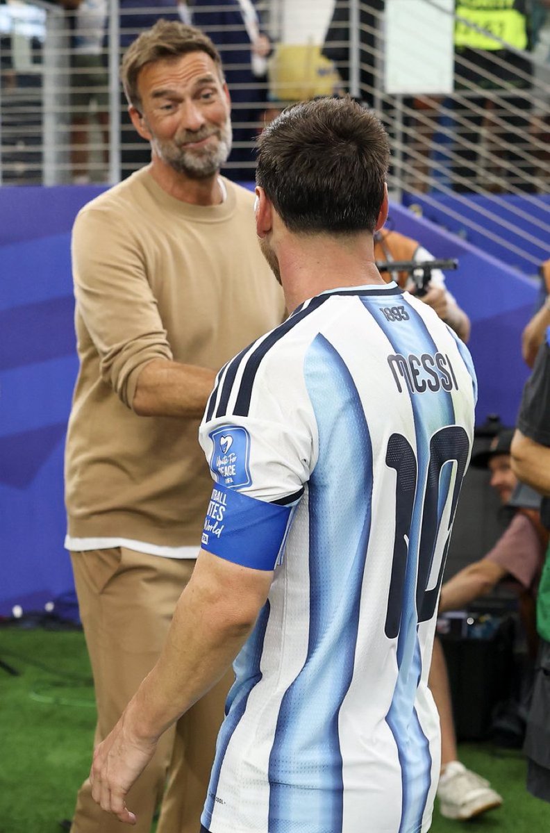 PolymarketFC's tweet photo. 🇩🇪 Jürgen Klopp 🤝 Lionel Messi 🇦🇷 https://t.co/AOL3lvw0yK