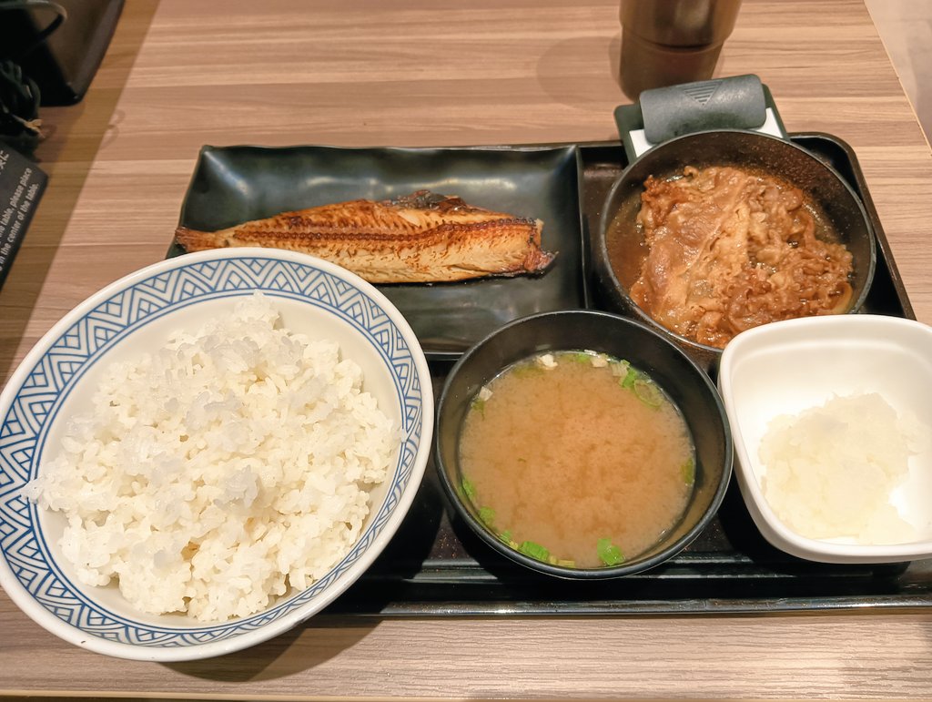 Hideti2025's tweet photo. 喉治ったので朝から豪華な朝食をいただきます https://t.co/xARLLSYcvy