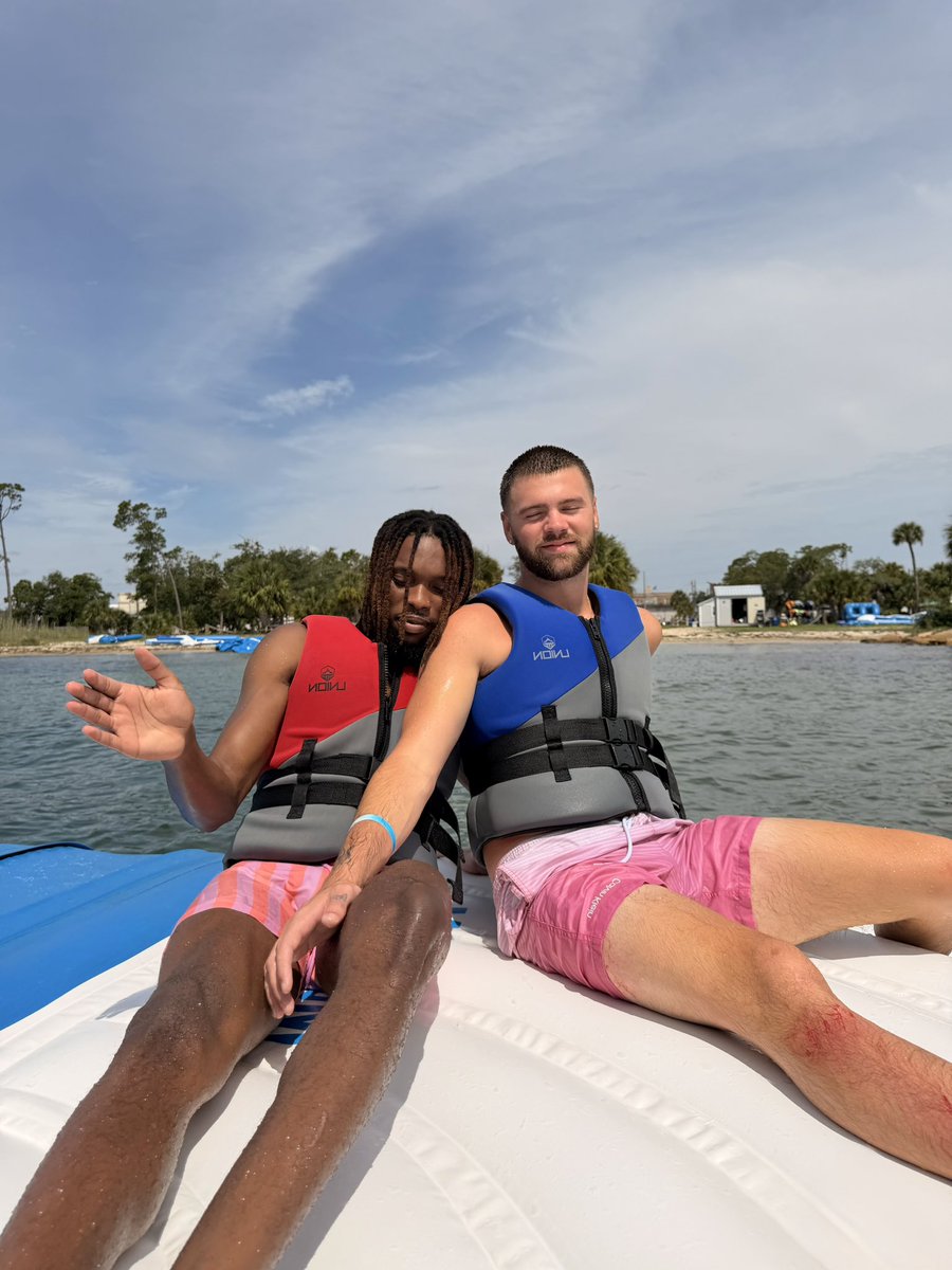 trashaun07's tweet photo. florida us nowww😭 https://t.co/kIdXpS4PP4