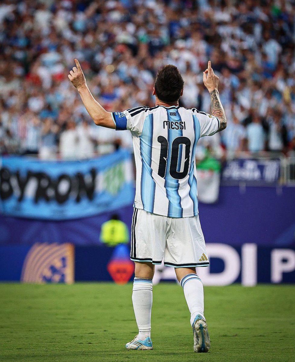 Julian_AR16's tweet photo. Es un placer ver a MESSI jugar al fútbol. https://t.co/BdcoJUNQHH