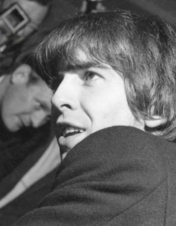 beatlequeef's tweet photo. zoom in on his face guys he's the most handsome man in history https://t.co/Y1B6Y2sCpp