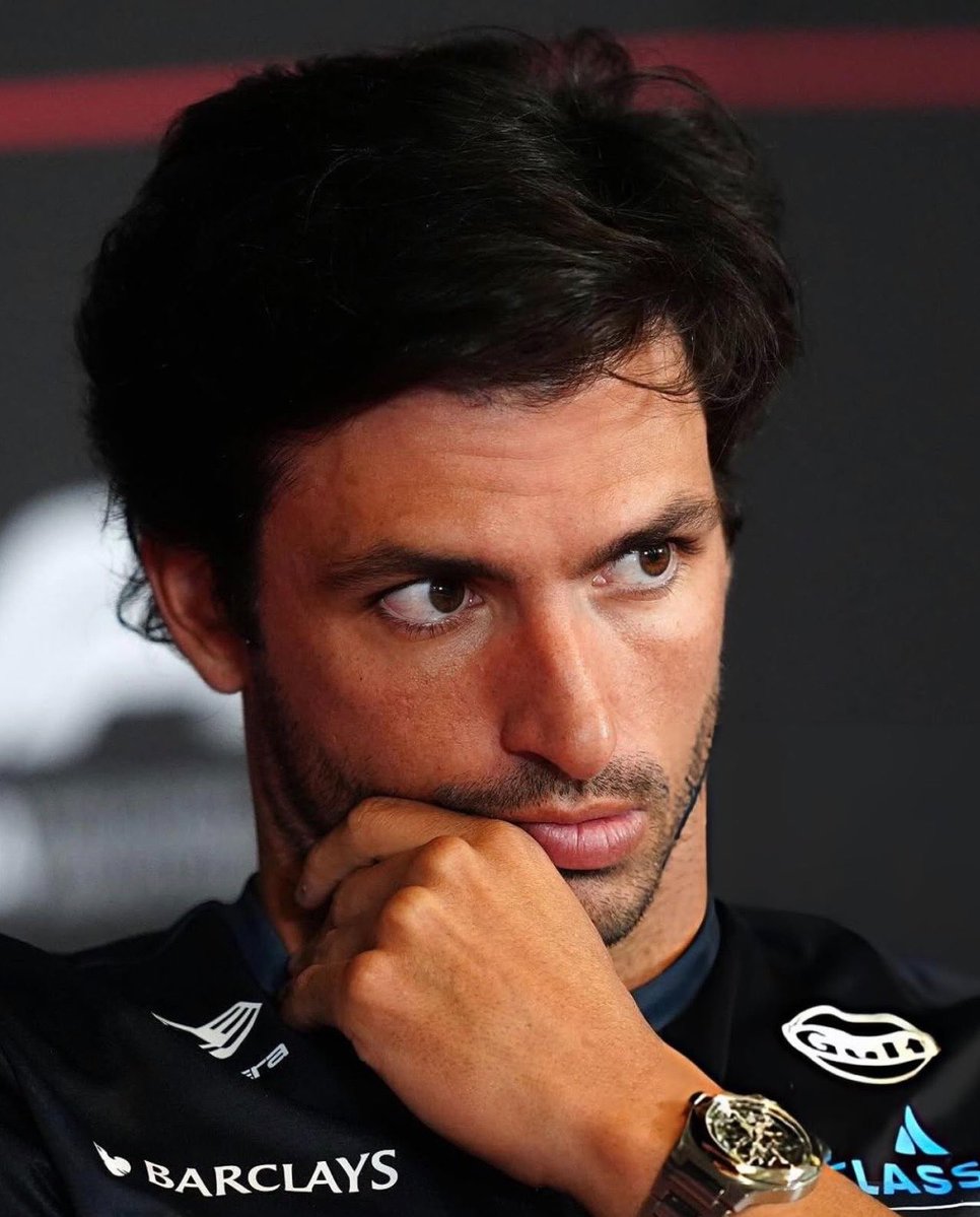 hugcsainz's tweet photo. sculpted by an olympian goddess https://t.co/RSVObxMKfN