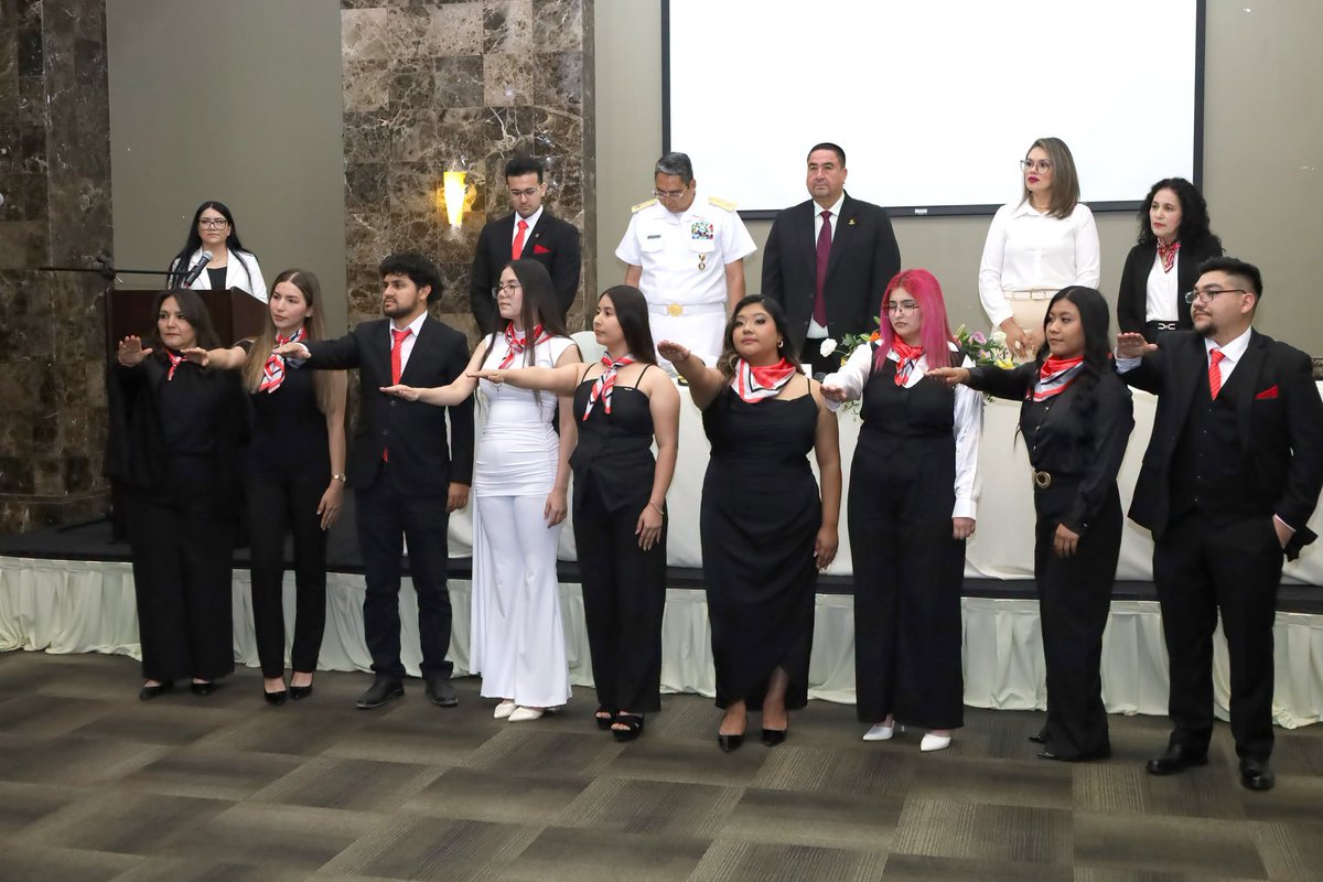 UTPPoficial's tweet photo. Tomaron protesta alumnos de la UTPP como miembros del Comité Estudiantil del Instituto Mexicano de Contadores Públicos Sonora, Delegación Puerto Peñasco. Felicitamos a nuestra querida maestra C.P. Blanca Bojórquez Sotelo, por formar parte del Nuevo Consejo Directivo. https://t.co/ywSLYJnFC6