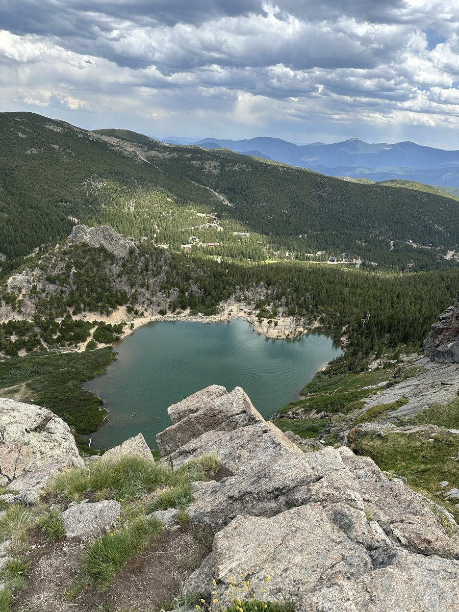 HazyFoxx's tweet photo. Climbed a mountain yesterday 😁 https://t.co/AnZDU4CrDn