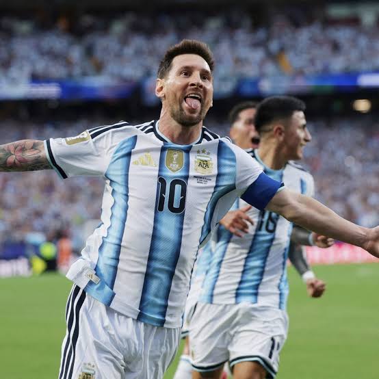 letstalktech58's tweet photo. Messi is the goat https://t.co/1uJNVtirin