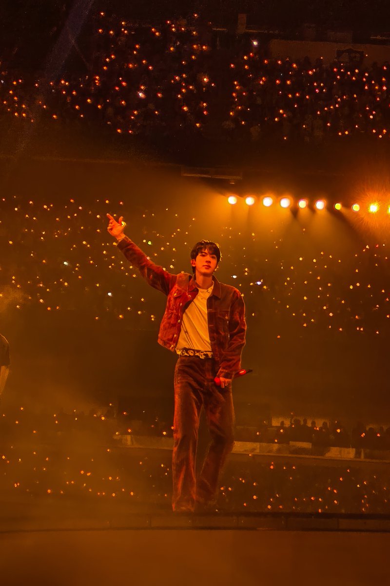 samsungmobilemx's tweet photo. Luces, emoción y recuerdos inolvidables capturados con #GalaxyS26Ultra. ​

💜 Descubre los momentos que nos hicieron gritar durante el BTS World Tour ´ARIRANG´✨🫰🏻​
#withGalaxy #Samsung https://t.co/Z5wU7CI4b1
