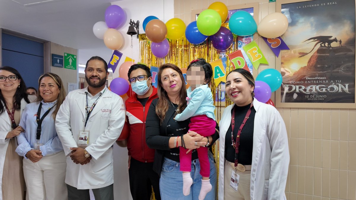 IsssteMichoacan's tweet photo. 📰 #COMUNICADO
Niña de dos años vence al cáncer con tratamiento interinstitucional del ISSSTE.
🔗https://t.co/Qp5wWaTv75 https://t.co/7tH8sfwDag