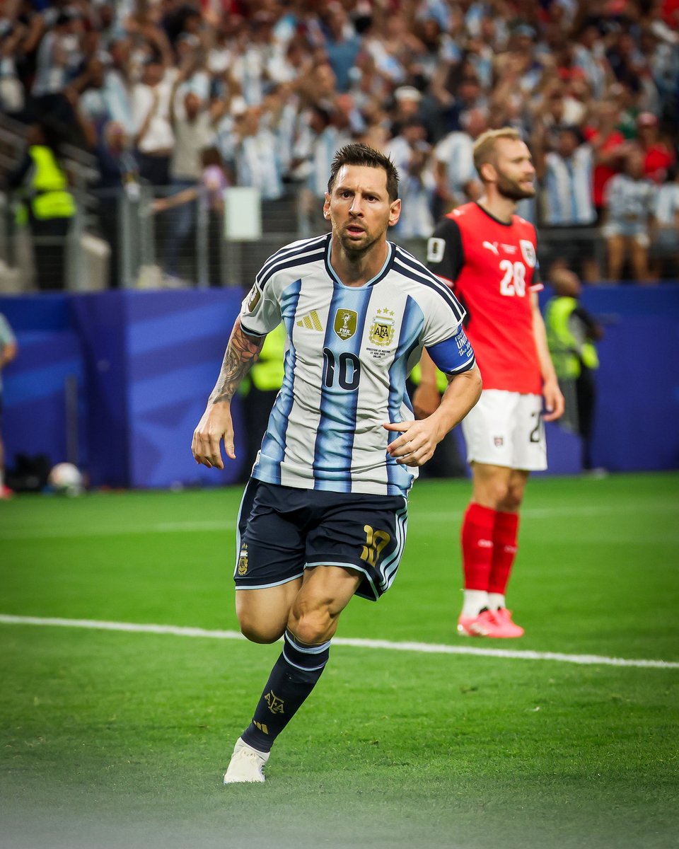 INIE8TAZO's tweet photo. El.
Mejor.
Jugador.
De.
La.
Historia. https://t.co/6sWdvEGJL2