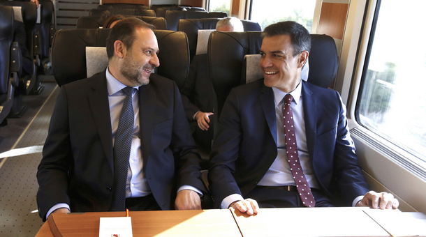 xrius007's tweet photo. #SanchezVeteYa Ese "gran desconocido" https://t.co/q7r4S4YBw6 https://t.co/WTGsBpbix0