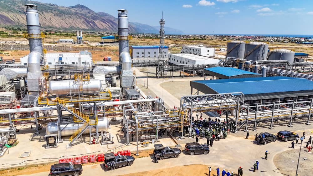 GideonSsekidde's tweet photo. Cabinet ministers toured Hoima Stadium and Kingfisher Oil Wells today.
Showcasing Ugandaβs readiness for #AFCON2027 and progress on key energy projects.
@EngJonard @GovUganda
#Hoima #OilAndGasUG #InfrastructureUG #GoldenPosts @Parliament_Ug @OPMUganda https://t.co/Ps9Cczoxa4