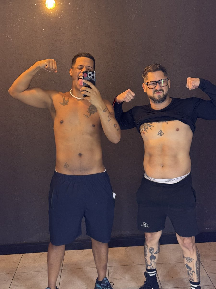 ArcadeLirico's tweet photo. Nunca pensé volver a verme así y estoy feliz, con quien soy hoy día, con quienes me rodeo que todos son grosos y disciplinados, con que jamás volví a tomar alcohol enderece mi vida y hoy día quiero ser ejemplo y que los que apostaron a mi caída, vean y digan… no lo destruimos! https://t.co/OcydjEWfH4