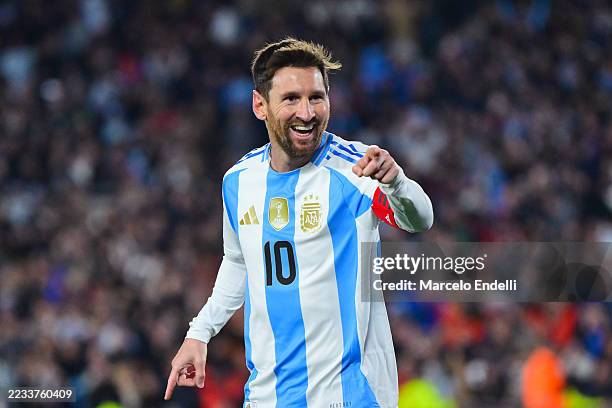 FGRASSI4's tweet photo. @tincha_rosarina Acá tienen la cara de las hdp que criticaron a  la Scaloneta y a Massi , operadoras K , la tienen adentro , Cucas de mierda , Vanos Argentina 🇦🇷🇦🇷 Vamos Messi , Lloren basura K , VLLC https://t.co/TXHjX9K1Kc