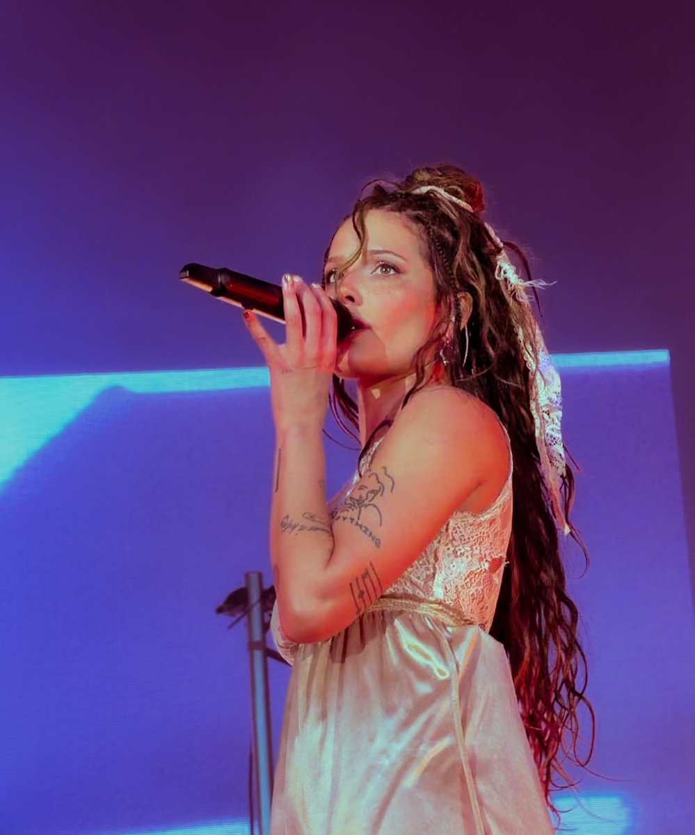 haIseylq's tweet photo. Halsey performing at Liseberg. 

📸: bobdumpster.foto on IG. https://t.co/m1CLMa5KSP