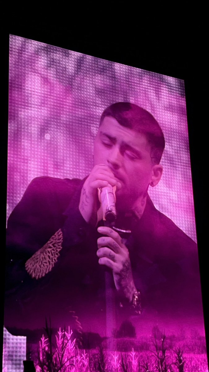 Aranza3M's tweet photo. you look lonely, i can fix that…

aún no me la creo que vi a Zayn después de tantos años de espera❤️‍🩹 https://t.co/D10xisrM23