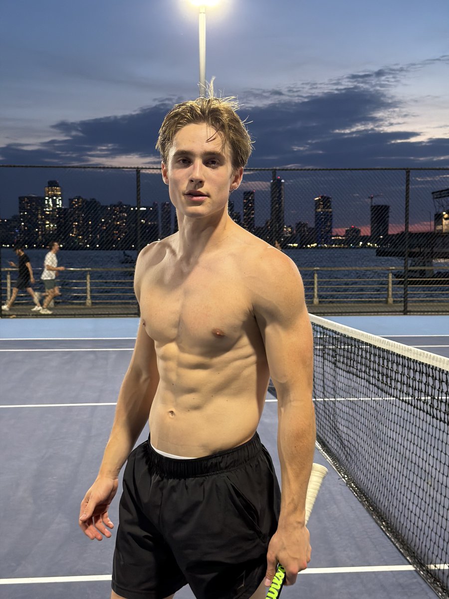 olivermuhl's tweet photo. Missing the court just a little bit today https://t.co/OgLlNLBJUW
