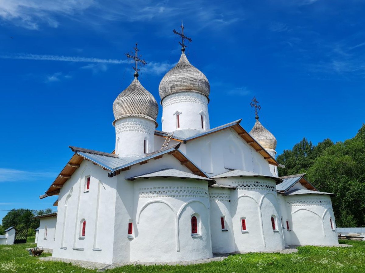 Lora020563's tweet photo. Россия. Гдов - древний город в Псковской области.
По преданию, в 10 веке место входило в удел вдовствующей княгине Ольге.
Впервые в летописи Гдов упоминается в 1322 году.
Город известен близостью к Чудскому озеру, где в 1242 году произошло Ледовое побоище.
Население 3 455 чел. https://t.co/jLXWej36Cq