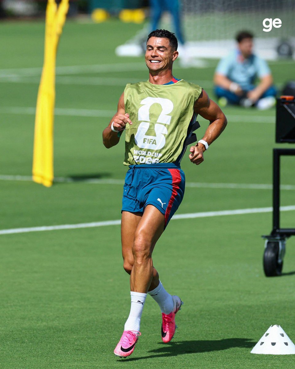 EjikeLinus's tweet photo. In few days my goat CR7 will shot up haters who is on internet saying sout of bad things toward you because of one match but you have make written your name in gold that cannot be rewrited  #worldcuplive #ssfootball #FIFAWOR2026 https://t.co/Az6Pt7yk1g