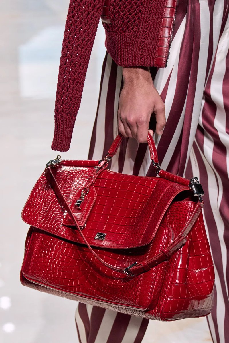hionfashion's tweet photo. Get into the Dolce &amp; Gabbana SS27 Mens bags #MFW https://t.co/eXVpNXiY9u
