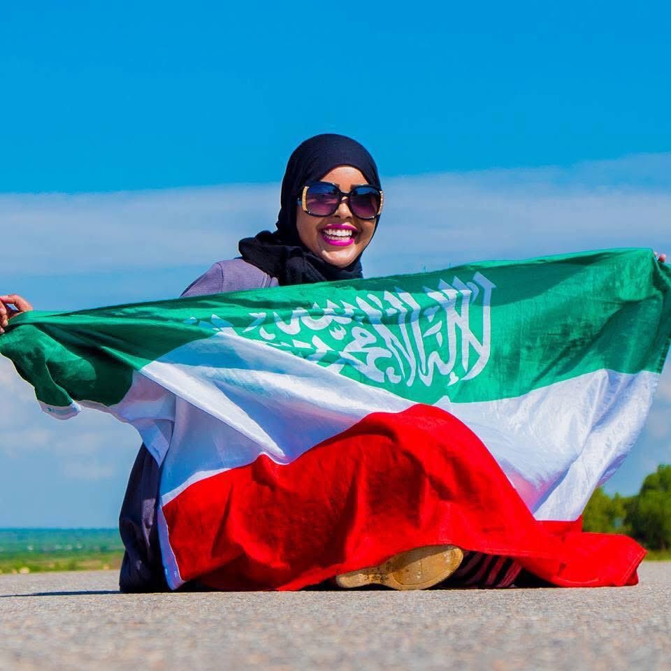 engmahmoudsl's tweet photo. "بين خضرة أرضنا العطاء، وبياض السلام الممتد، وحمرة التضحية والفداء... نكتب بملامحنا قصة شعب لا يعرف الانحناء. كلنا فداء لأرض صوماليلاند الغالية.

#somaliland Hanoolatoo https://t.co/QM6RGY8Sy9