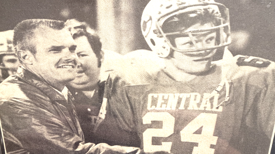 GA_HS_HOF's tweet photo. Jim Bob Harris details Georgia High School Football Hall of Fame induction

✍️: @thorogood_will 

🔗: https://t.co/CCYYCHAUEp https://t.co/i08vS43Ojs