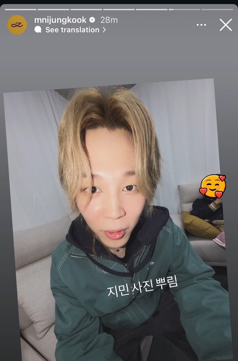 koomiversc's tweet photo. we had it all and we took it for granted…jikook come home 😭 https://t.co/v5kYXjZSGE