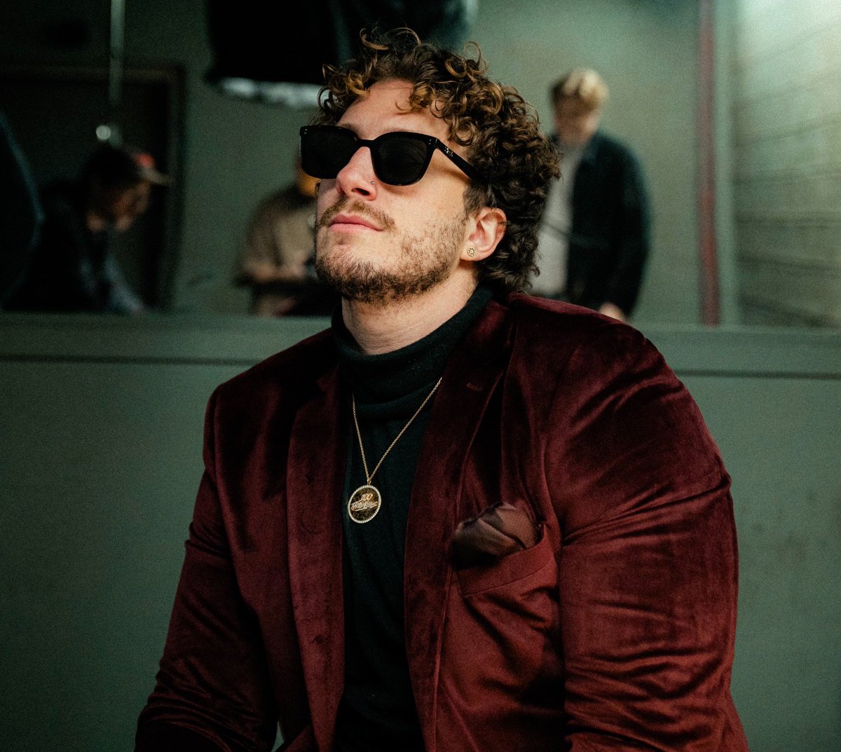 LAThieves's tweet photo. @gentlemates @ParisLaDefArena HE’S READY https://t.co/dTYqiWc8xZ
