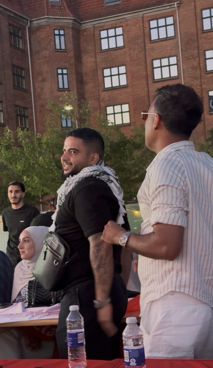 Rez_AmongUs's tweet photo. These individuals were actively instigating violence and issuing threats against Persians. They should be thoroughly investigated
@KobenhavnPoliti https://t.co/8QxvXKwk4p